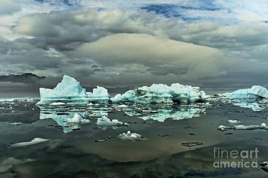 Glacier Photograph - Glacier Lagoon by Roxie Crouch