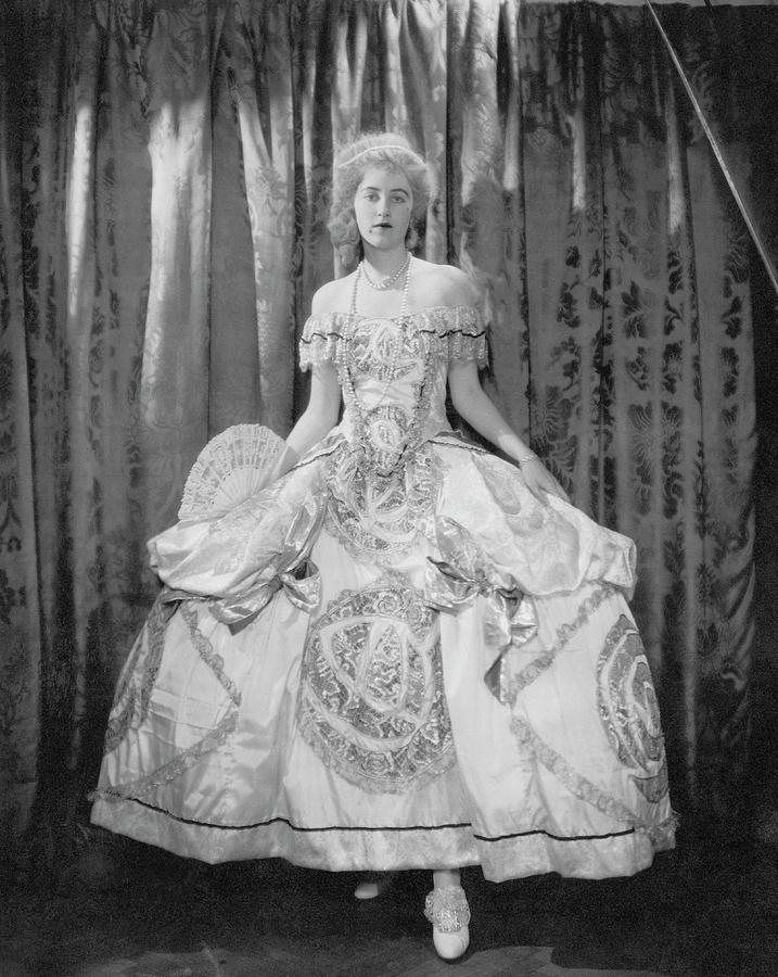 Gladys Kane In A Hoop Skirt Costume Photograph by Edward Steichen