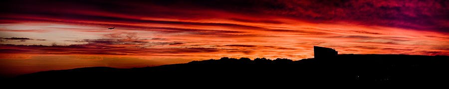 Glasgow Sunset Flight Photograph by Hakon Soreide
