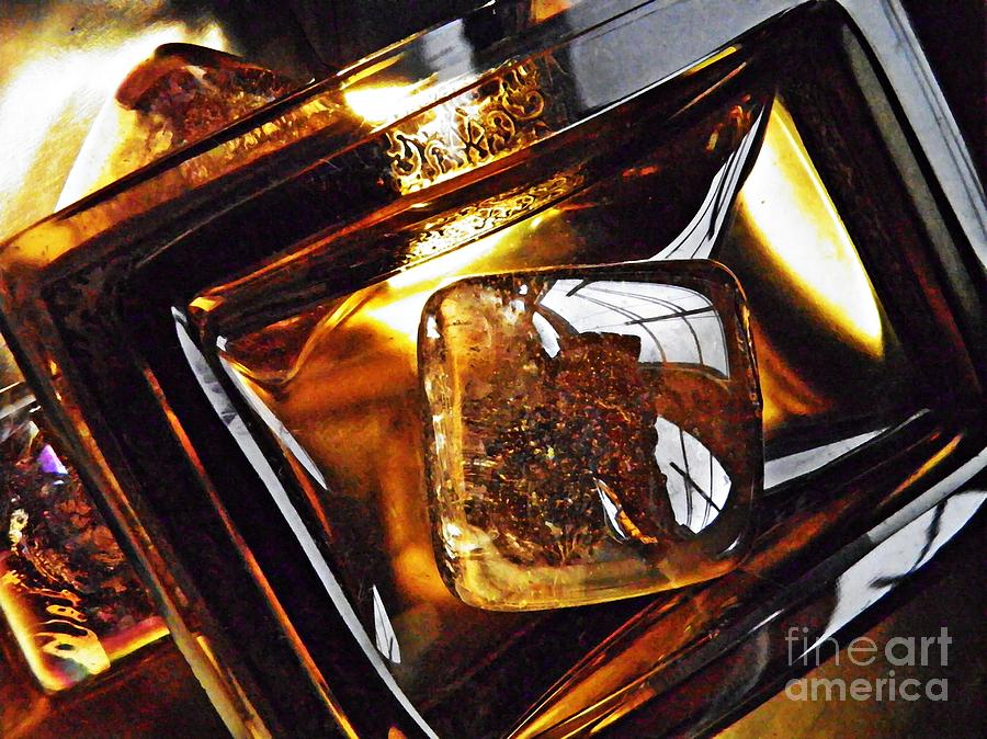 Abstract Photograph - Glass Abstract 318 by Sarah Loft
