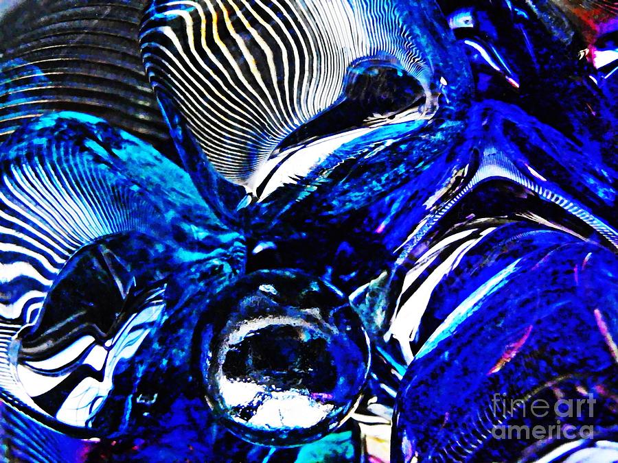 Abstract Photograph - Glass Abstract 398 by Sarah Loft