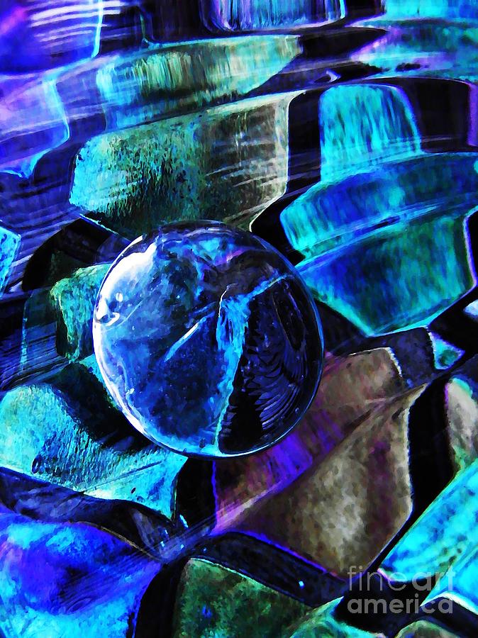 Abstract Photograph - Glass Abstract 483 by Sarah Loft