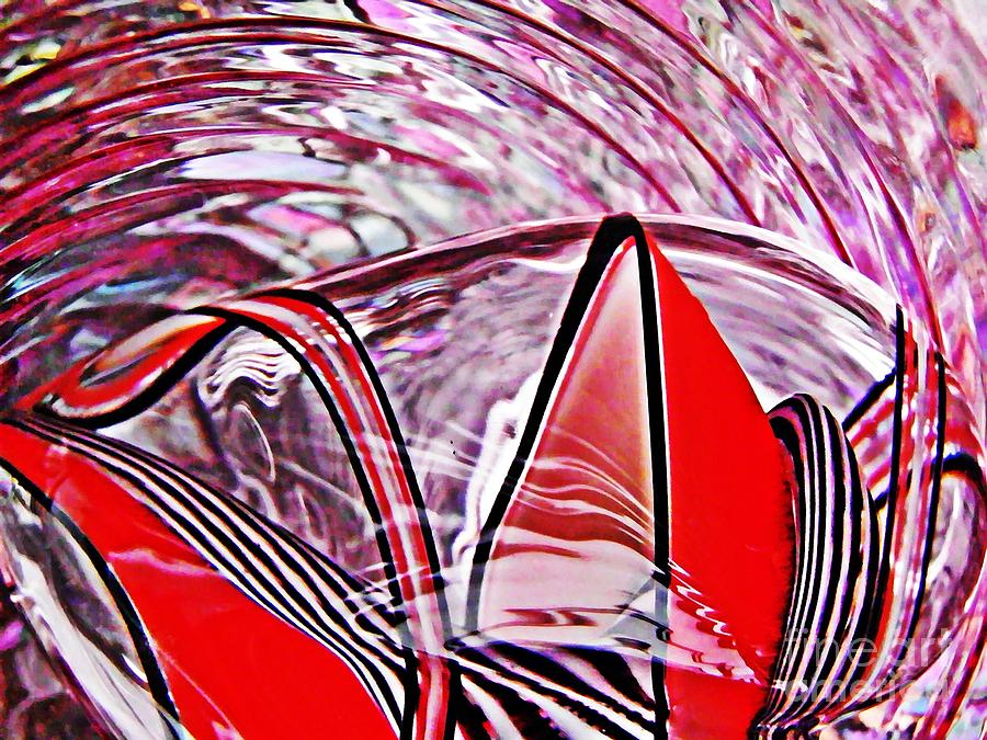 Abstract Photograph - Glass Abstract 517 by Sarah Loft