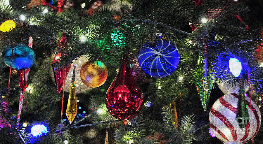 ornaments on the christmas tree