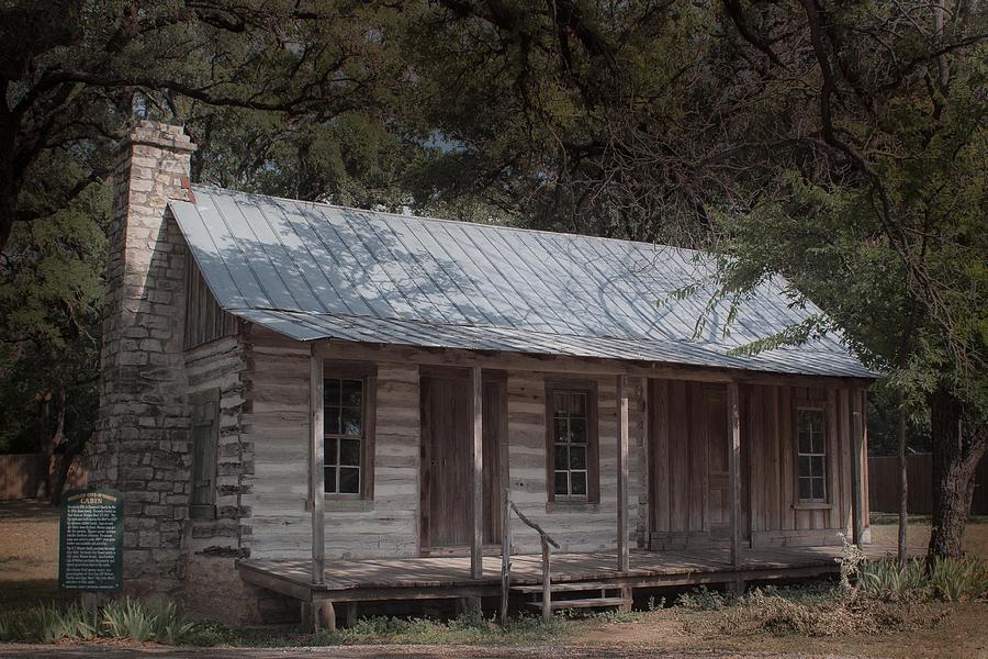 Glen Rose Cabin In Color Photograph By Lezlie Faunce