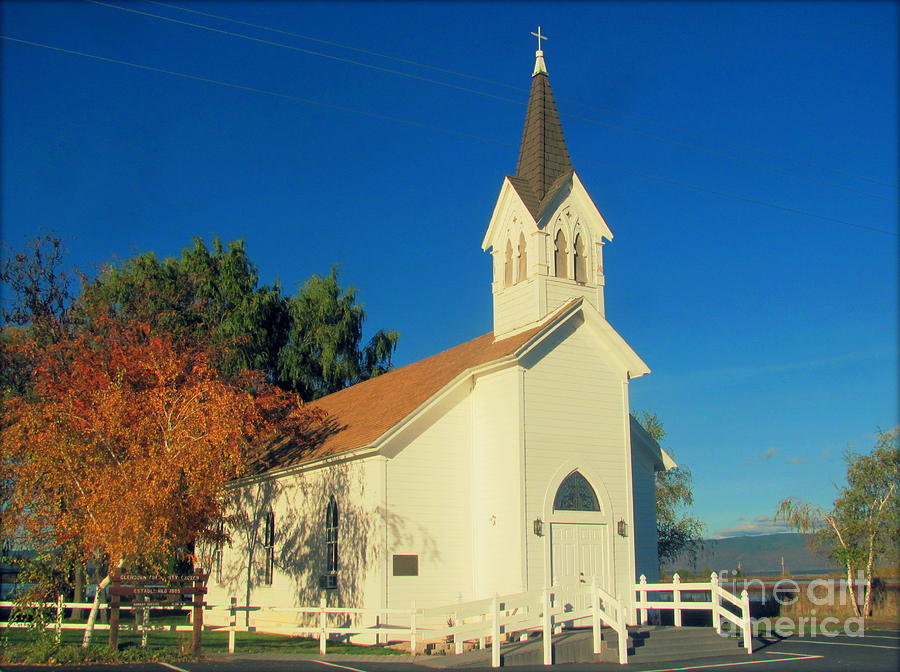 Fall Photograph - Glenburn church by Irina Hays