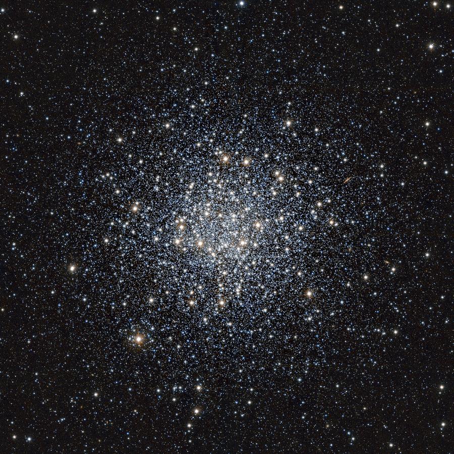 Globular star cluster M55, infrared Photograph by Science Photo Library ...