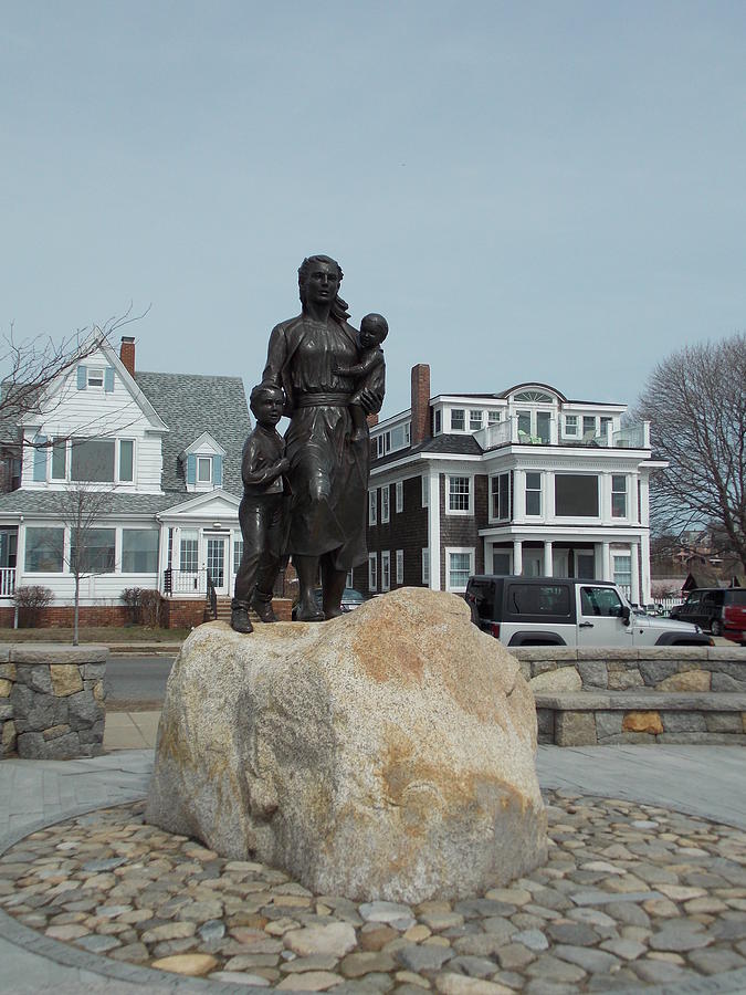 Gloucester Fishermans Wives Memorial Photograph by Catherine Gagne