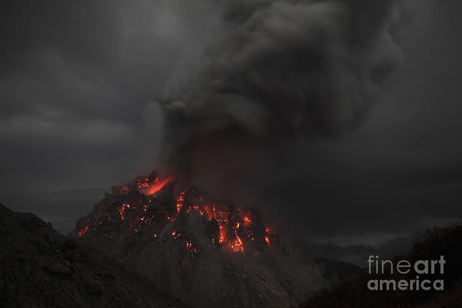 Glowing Rerombola Lava Dome Of Paluweh Photograph by Richard Roscoe