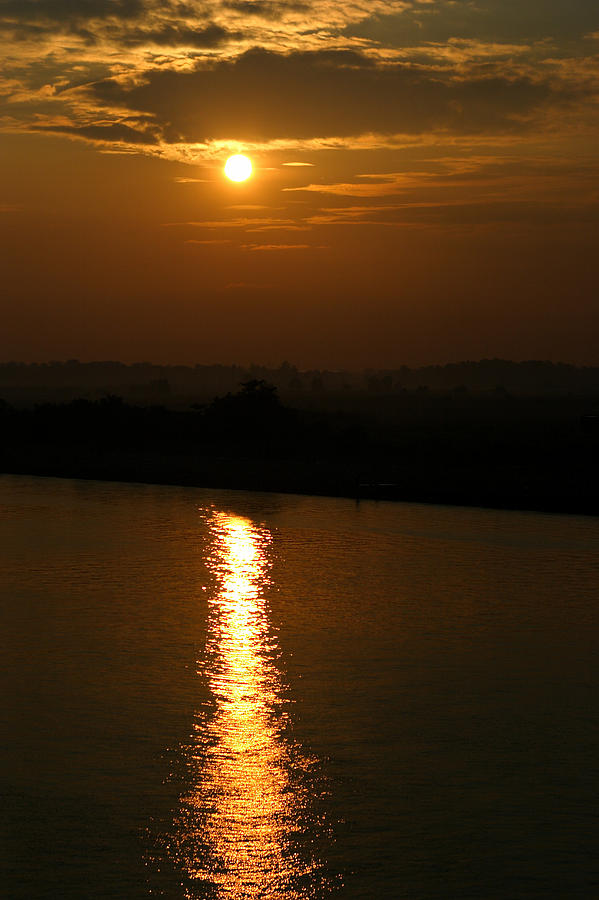 Glowing Setting Sun  Photograph by Linda Phelps