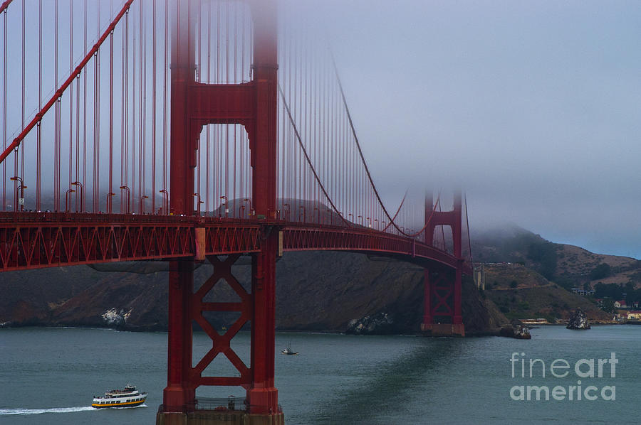 Golden Gate Bridge Photograph by Bob Phillips