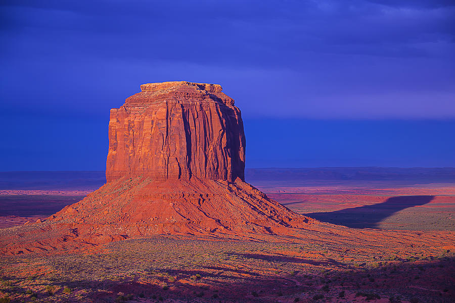 Golden light Monument Valley Photograph by Garry Gay
