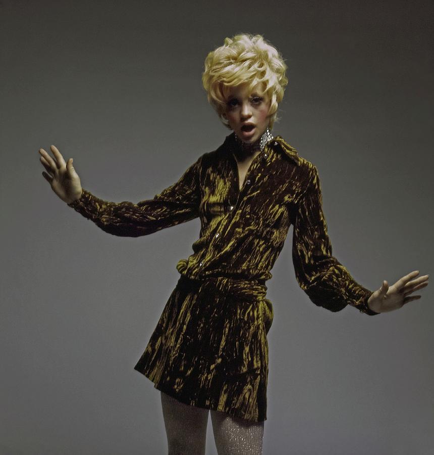 Goldie Hawn Wearing Weber Originals Photograph by Bert Stern