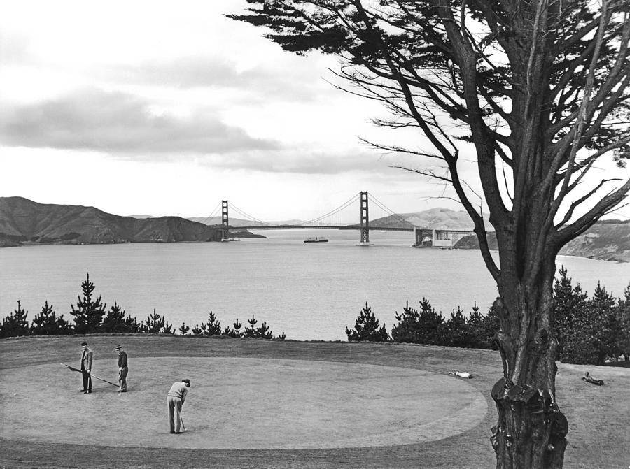 Golf With View Of Golden Gate Photograph by Ray Hassman