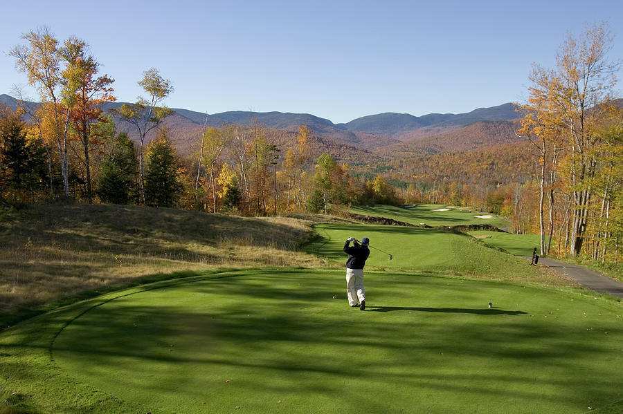 Golfing At Sunday River Photograph by David McLain