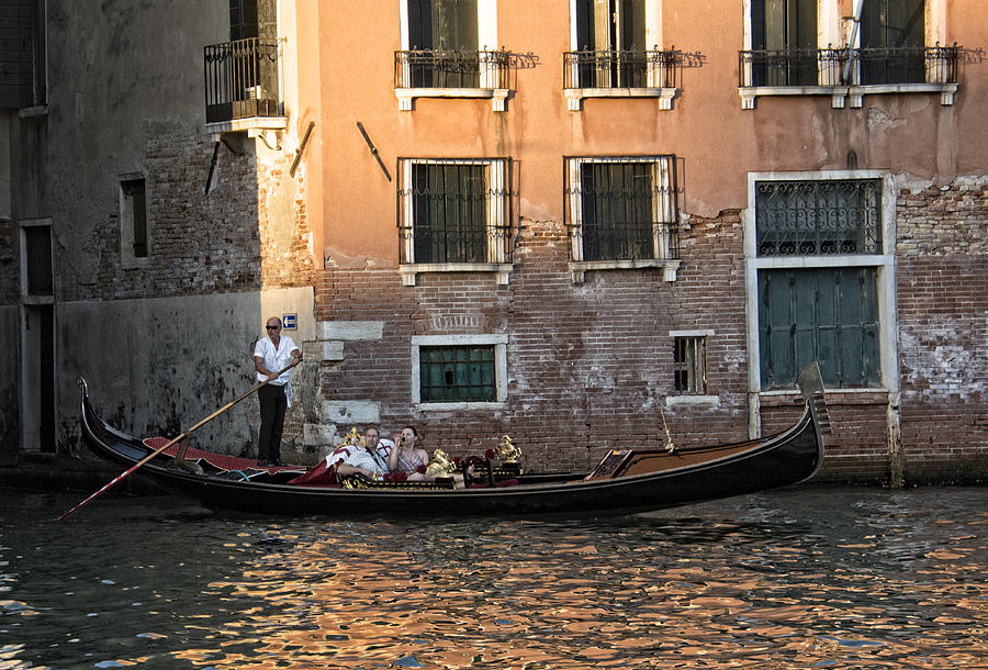 Gondola Photograph - Gondolier #2 by Wade Aiken