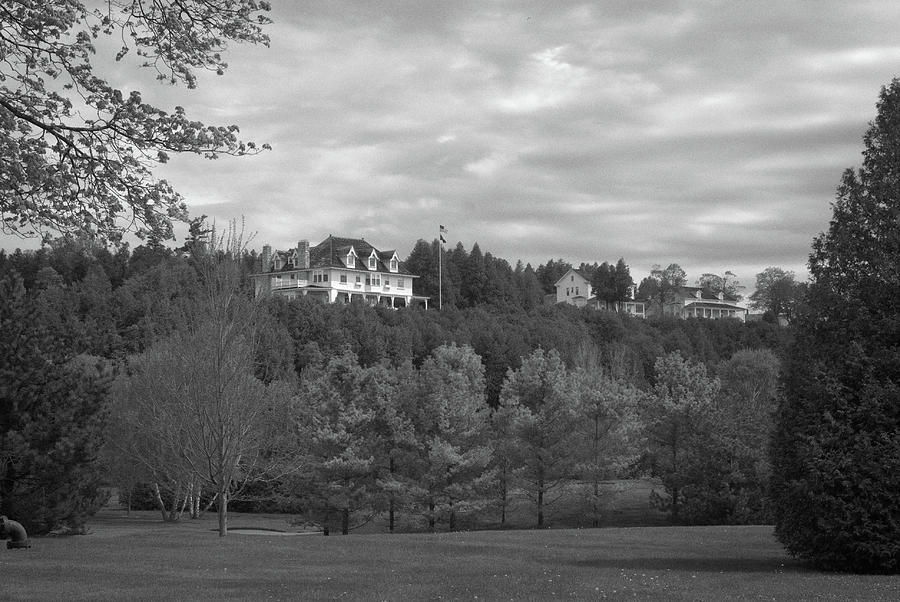 Governors Mansion 10399b Photograph by Guy Whiteley
