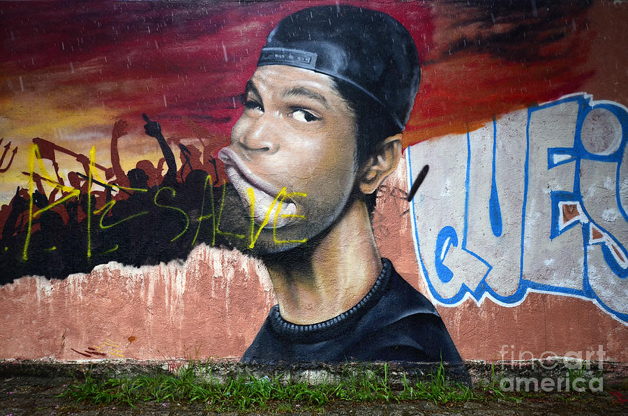 Graffiti Art Curitiba Brazil 11 Photograph by Bob Christopher