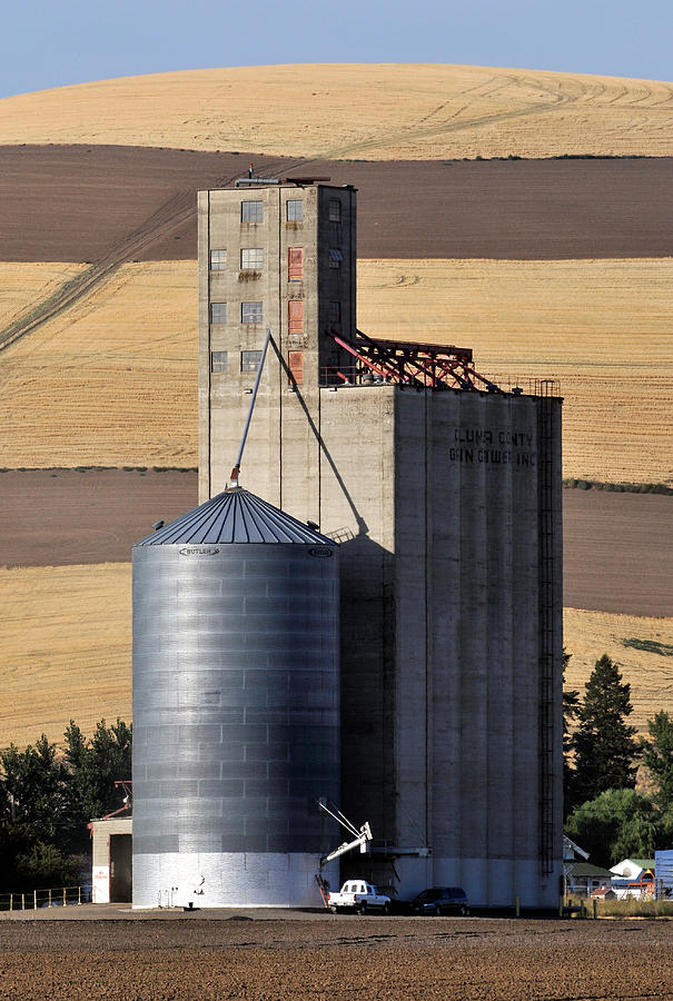 Grain Elevator And Silo Photograph by Theodore Clutter