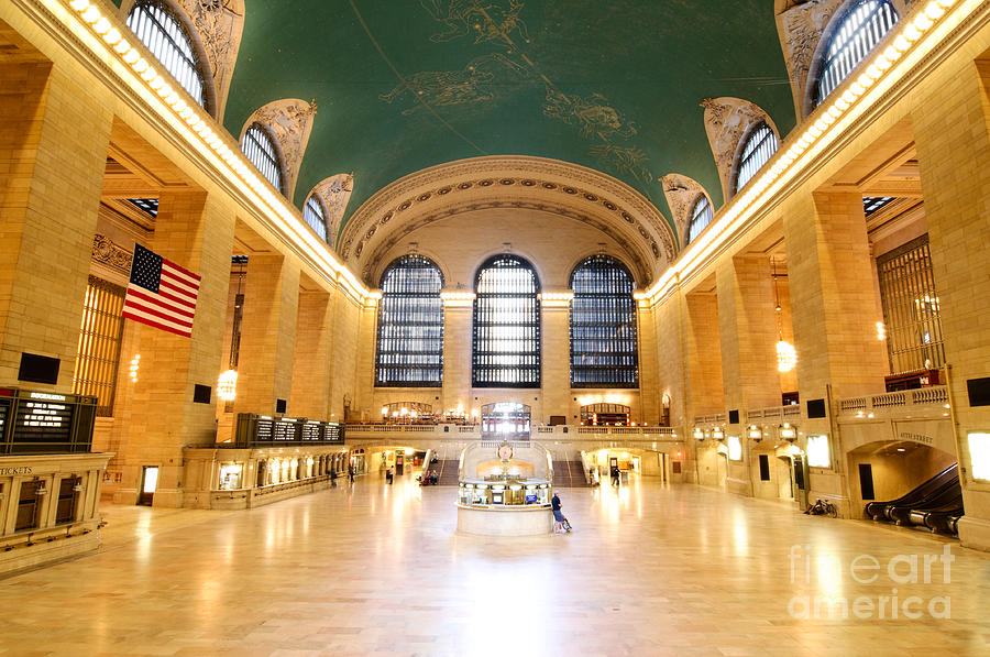 Architecture Photograph - Grand Central Station by Oscar Gutierrez
