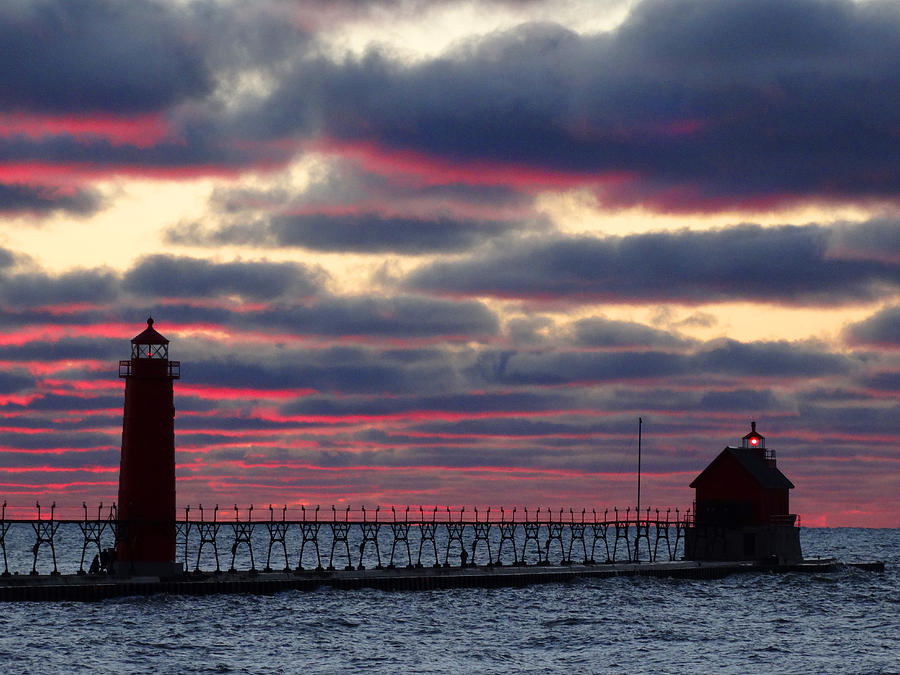 Grand Haven Lighthouse Pink Sunset Photograph by David T Wilkinson