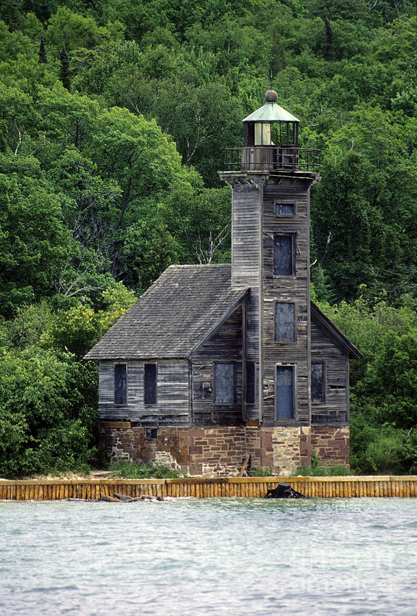 Grand Island East Channel Light Photograph by Denise Dupras | Fine Art ...