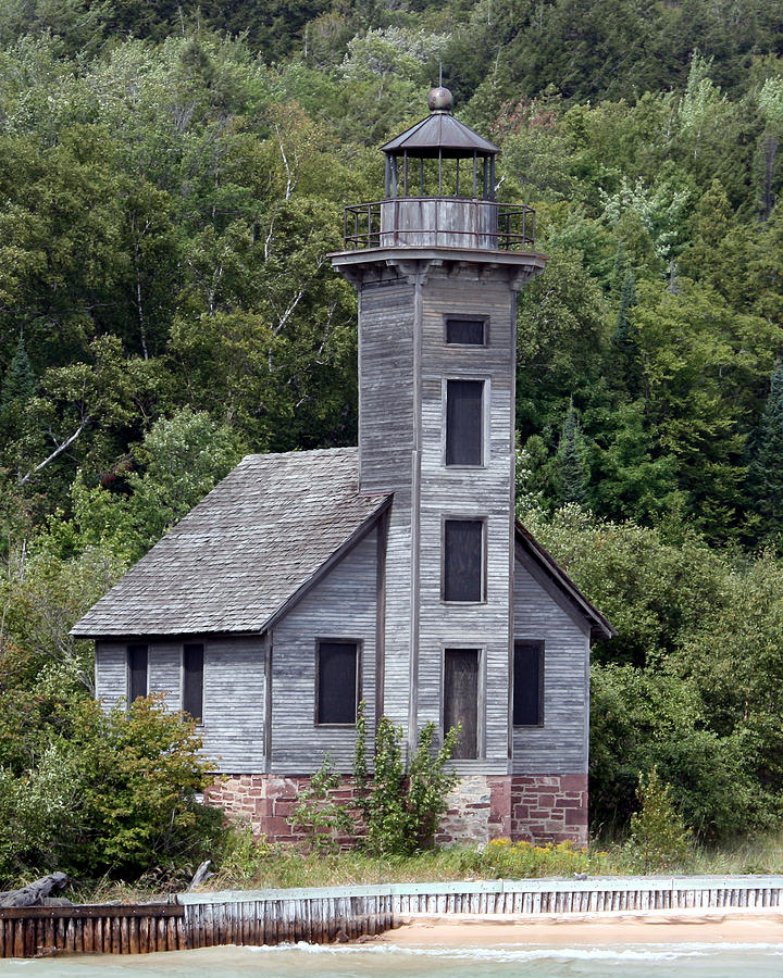 Grand Island East Channel Lighthouse Photograph by George Jones