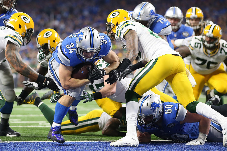 Green Bay Packers v Detroit Lions Photograph by Leon Halip
