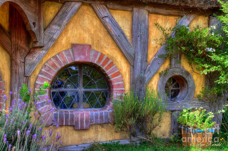 Green Dragon Inn Windows Photograph by Sue Karski