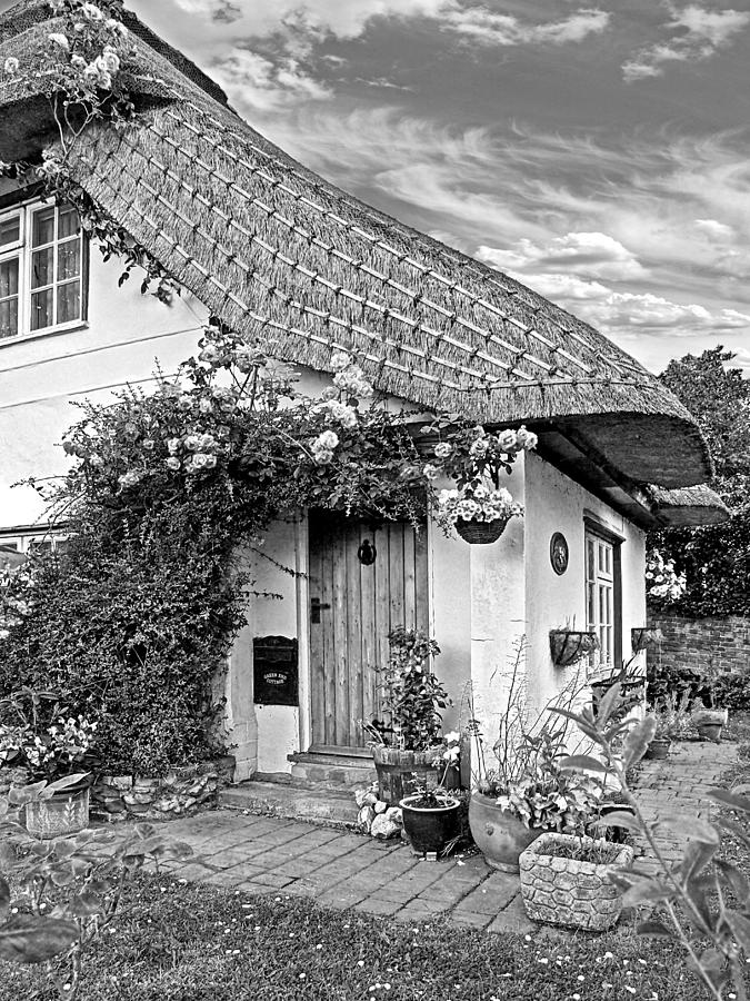 Green End Thatched Cottage BW Photograph by Gill Billington