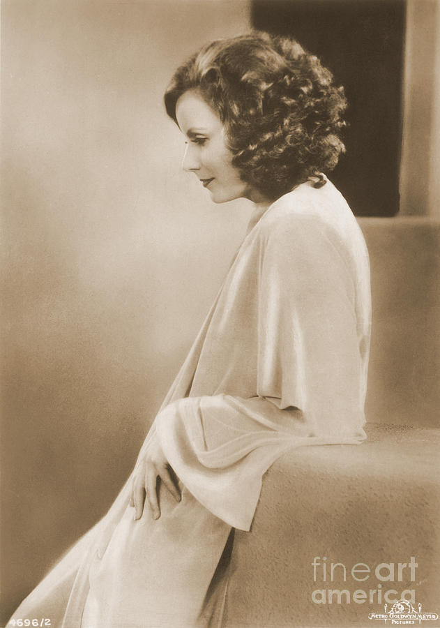 Greta Garbo Photograph by Photo Researchers