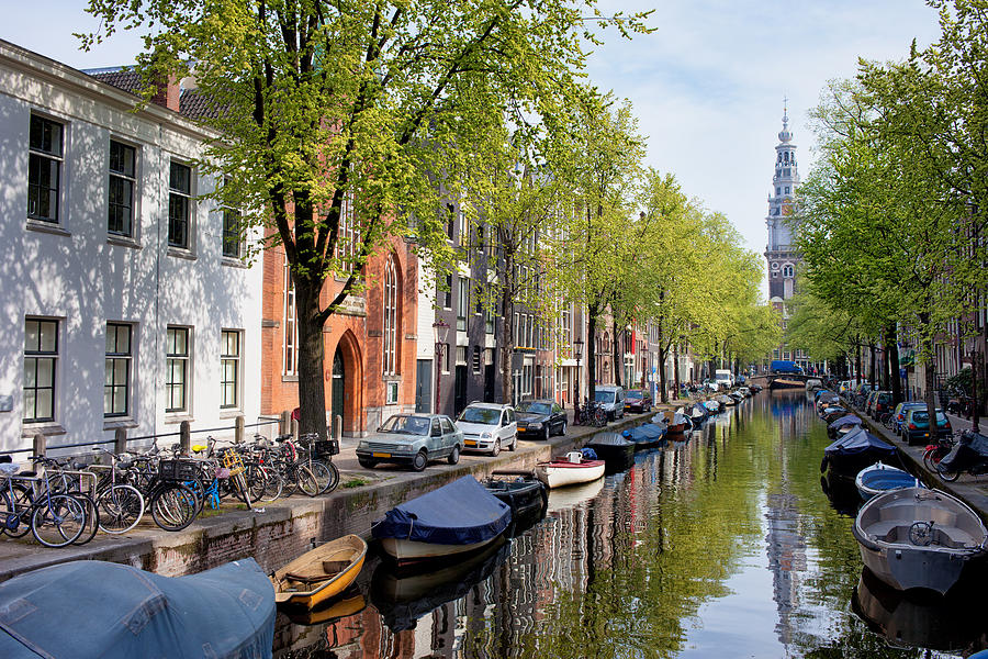 Groenburgwal Canal in Amsterdam Photograph by Artur Bogacki