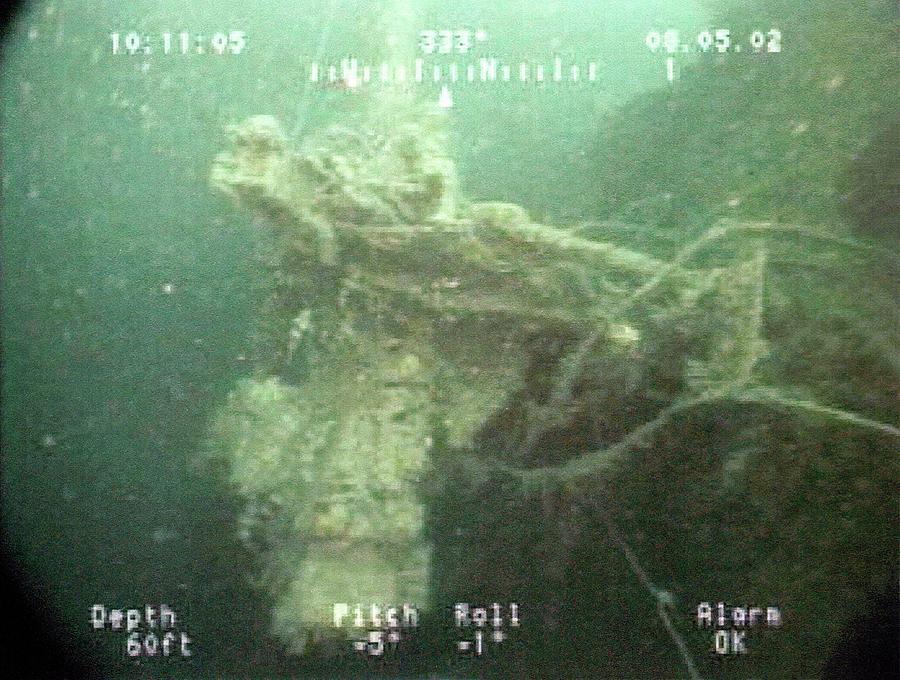 Gun Mounted On A Us Naval Shipwreck Photograph by Us Navy