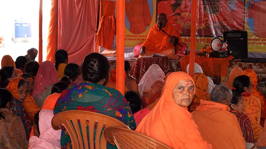 Guru Recitation - Kumbhla Mela - Allahabad India Photograph by Kim Bemis