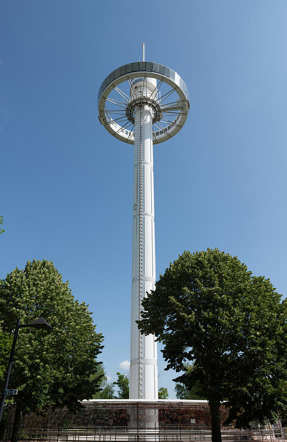 Gyrotower Photograph by Pascal Goetgheluck/science Photo Library
