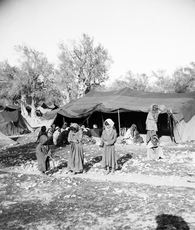 Gyspy Encampment, C1900 Photograph by Granger