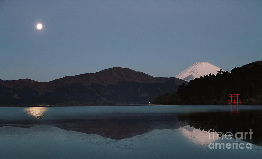 Hakone Lake Photograph
