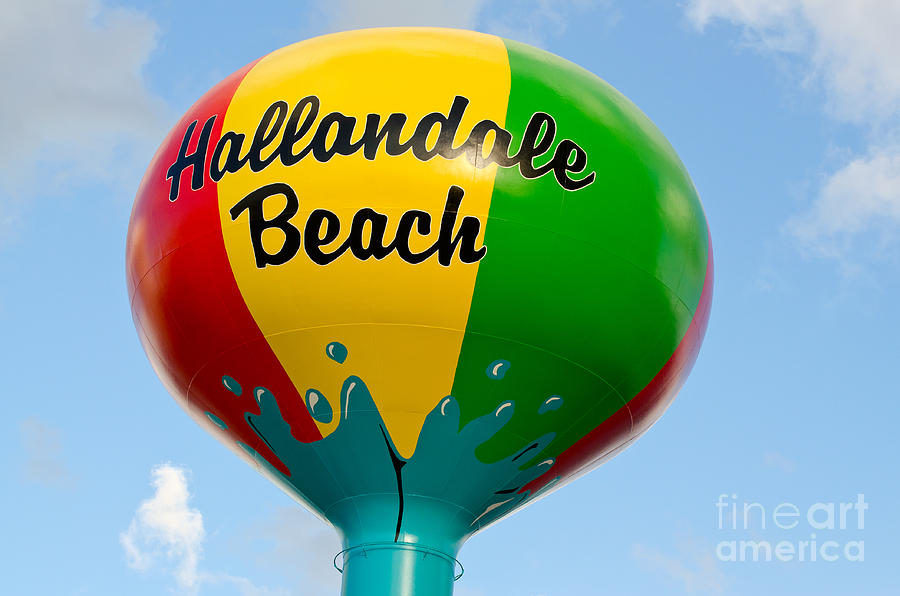 Hallendale Beach Water Tower Photograph by Les Palenik