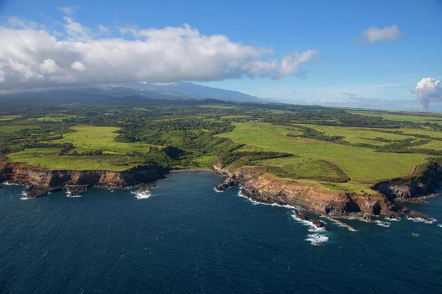 Hana Coast, Maui, Hawaii Photograph by Douglas Peebles