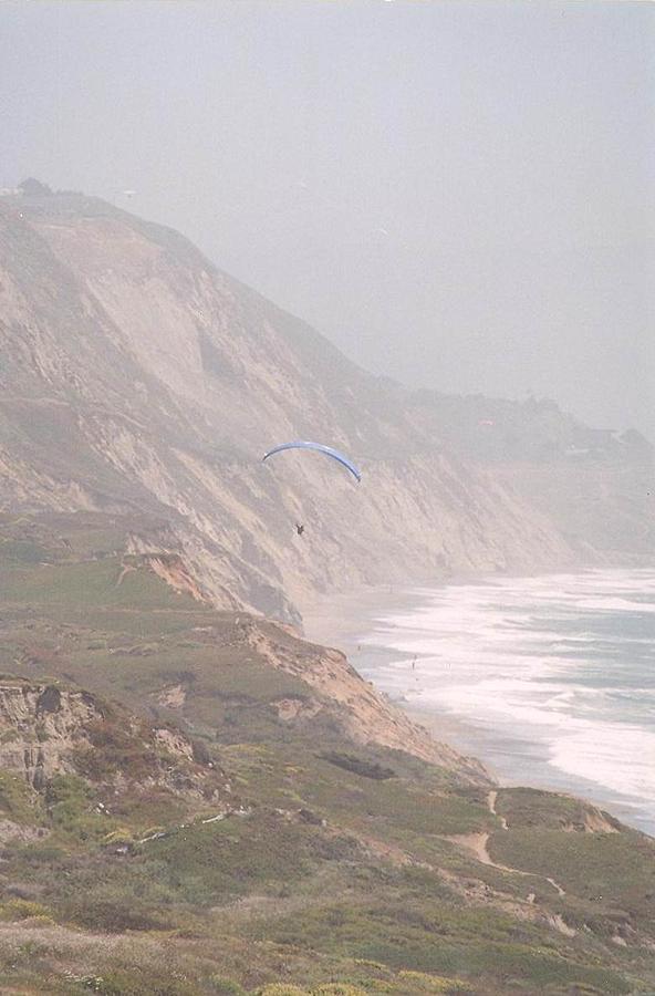 Hang gliding Photograph by Cynthia Marcopulos