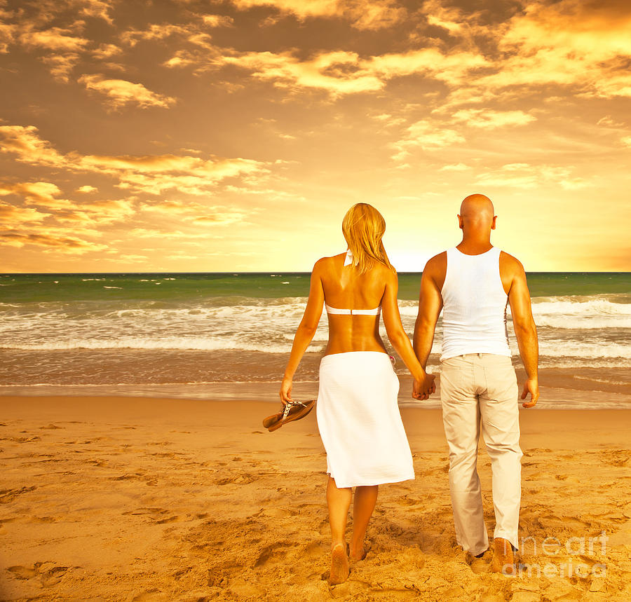 Top 102+ Images couples pictures on the beach Superb