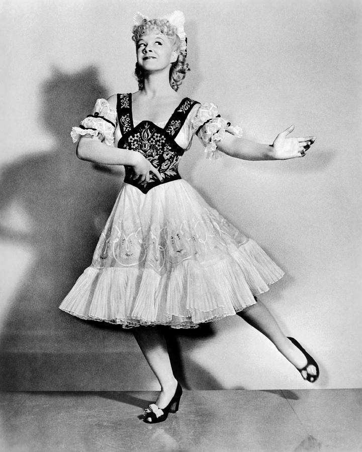 Happy Go Lucky, Betty Hutton, 1943 Photograph by Everett - Fine Art America