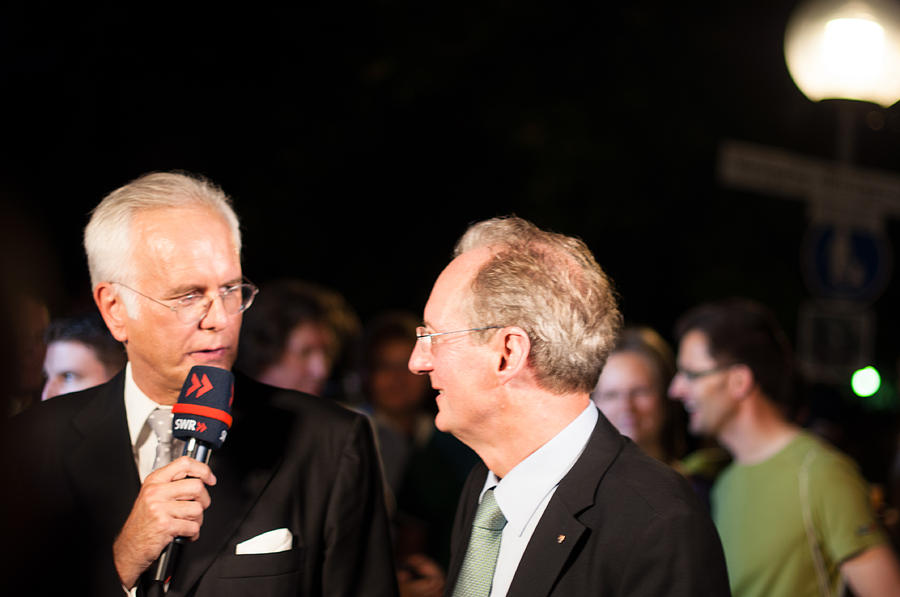 Harald Schmidt interviews Stuttgart Lord Mayor Wolfgang Schuster