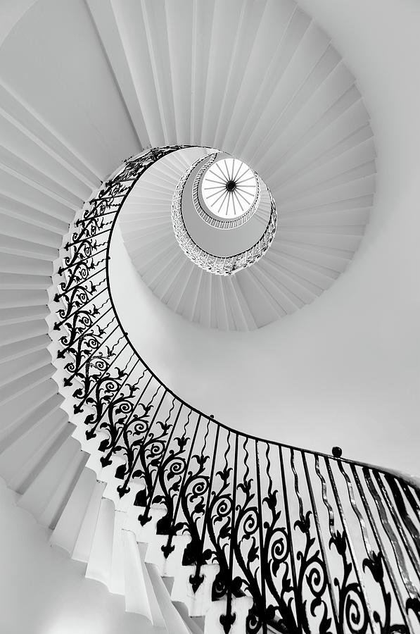 Harmony Photograph - Harmony - London by Hernan Calderon Velasco Harmony Photograph - Harmony - London by Hernan Calderon Velasco