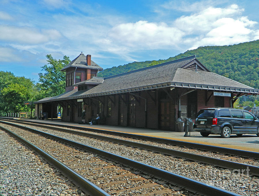 Harpers Ferry Train Depot Photograph by Emmy Vickers