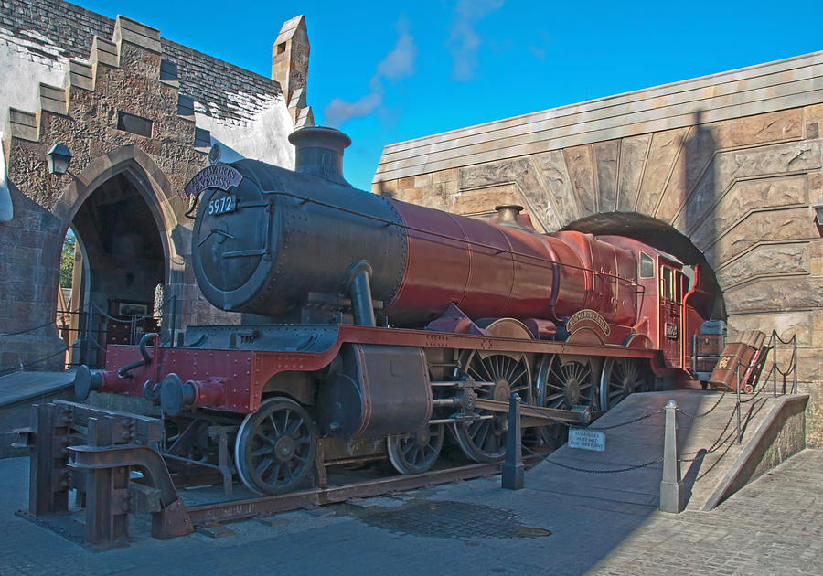 Harry Potter Photograph - Harry Potter - Hogwarts Steam Locomotive by John Black