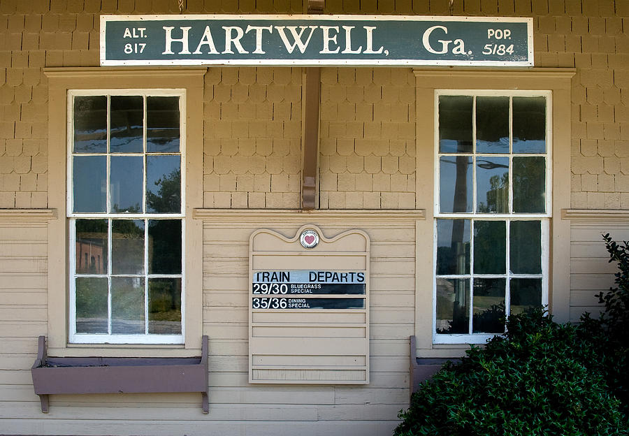 Hartwell Georgia Railroad Depot 1 Photograph by Joseph C Hinson