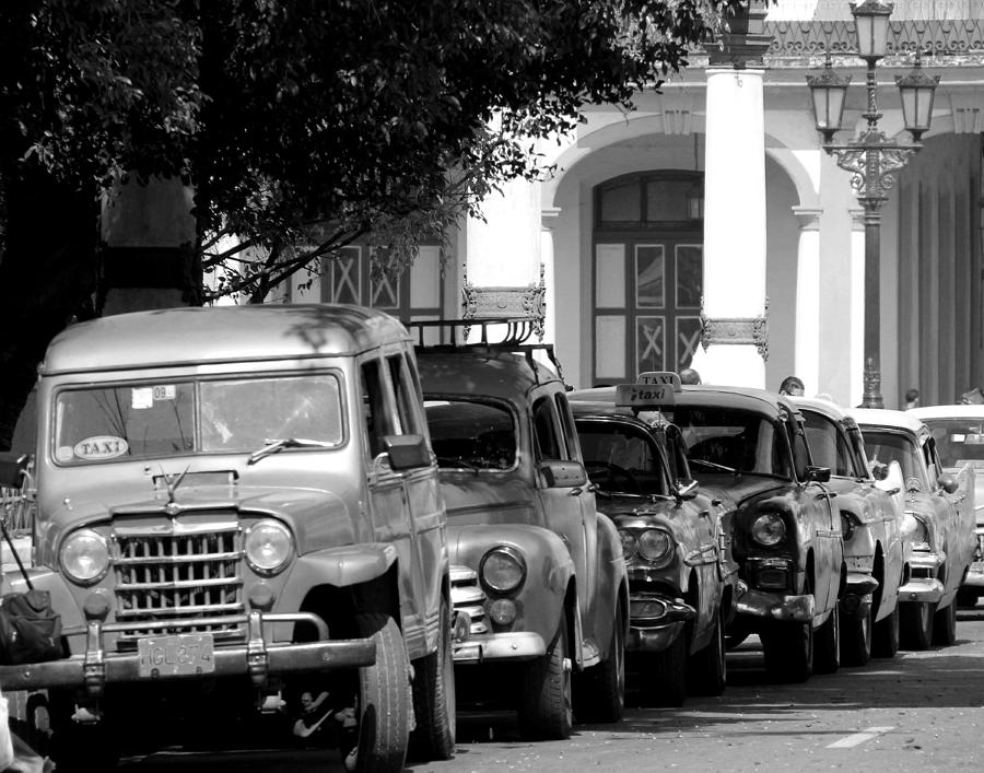 Havana 21b Photograph by Andrew Fare