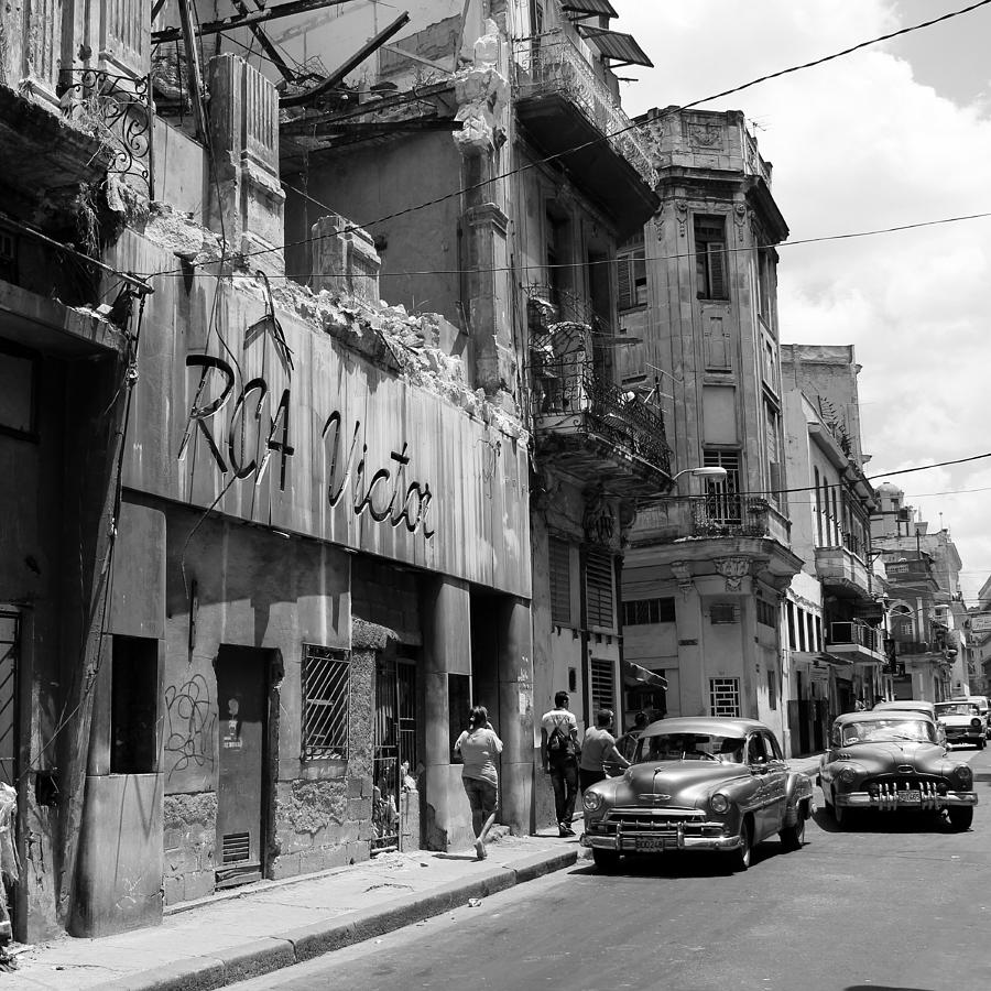 Havana 9b Photograph by Andrew Fare
