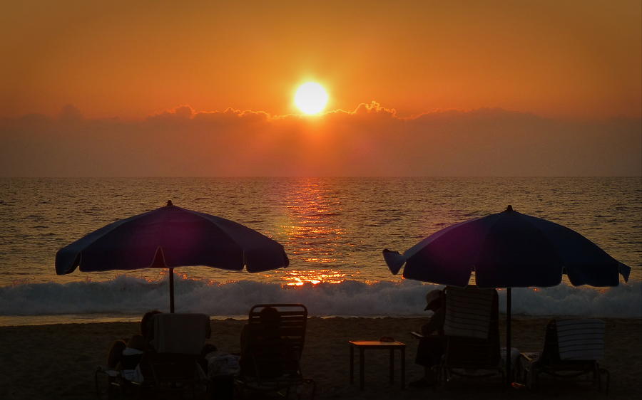 Hawaiian Resort Sunset Photograph by Lori Seaman